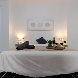https://apartamentos-centro-marmoles.1costadelsol.com